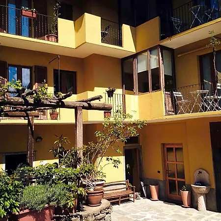 Apartment Il Cortile Di Mamma Mia Pisano